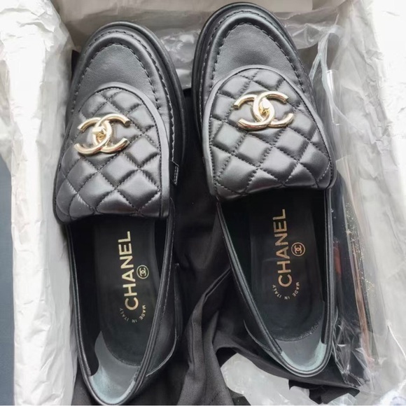 CHANEL Black Quilted Loafers with Gold Emblem - Picture 1 of 7